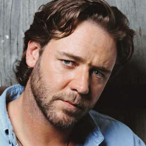 Russell Crowe alive and kicking